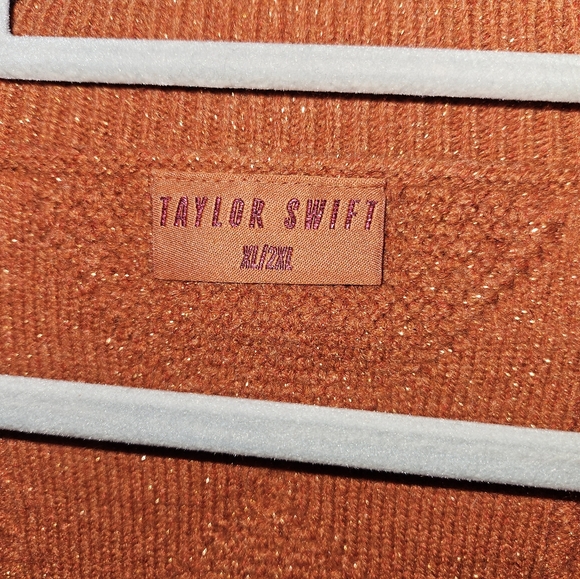 Taylor Swift The Life Of A Showgirl Cardigan Box Set XL/2XL - Picture 3 of 4